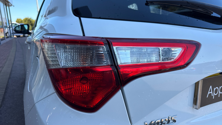 Toyota Yaris 1.5 Hybrid GR-Sport 5dr CVT [Nav] Hybrid Hatchback